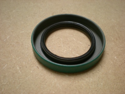 Rear oil seal , automatic (NOW USE 88G564)