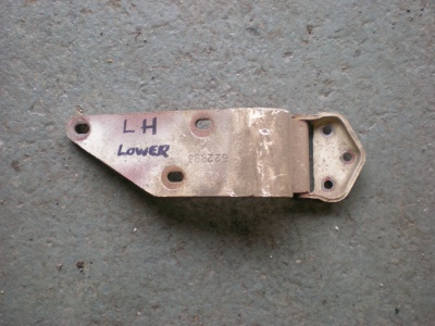 Door hinge lower LH S/H