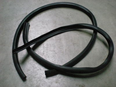 Rear hood seal (to body), 2 pieces Stag hood frame