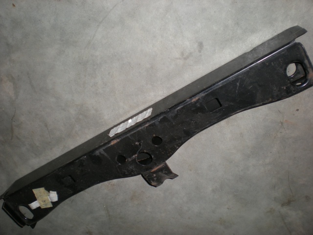 Front chassis crossmember, late TR7/TR8
